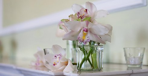 Elegant orchids were used to decorated this spring wedding at Braxted Park